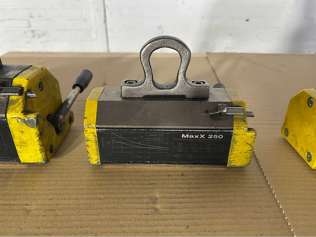 Maxx 250 hijsmagneet - afbeelding 1 van  3