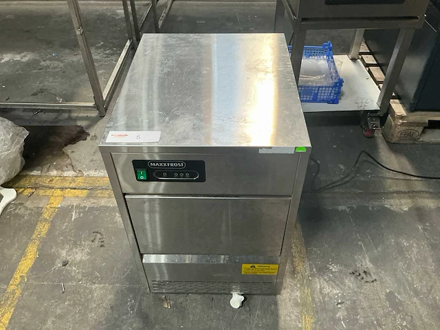 Maxxfrost m-26 ijsblokjesmachine - afbeelding 2 van  4