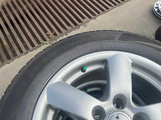 Maxxis autoband met rial velg 215/65 r16 (4x) - afbeelding 3 van  4
