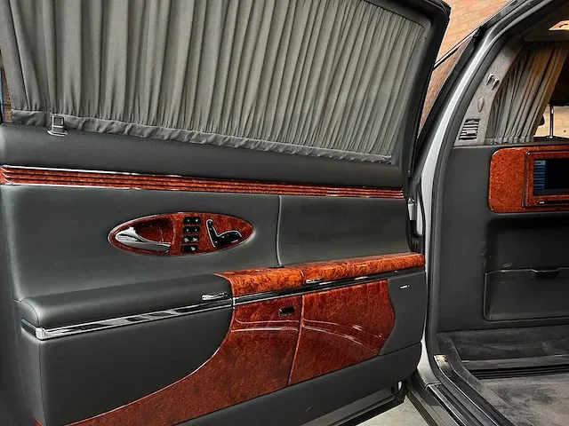 Maybach 62 5.5 v12 550pk 2006 -youngtimer- - afbeelding 46 van  96
