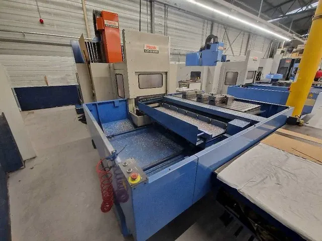 Mazak - ajv 32 604 n - cnc-freesmachine - afbeelding 1 van  10