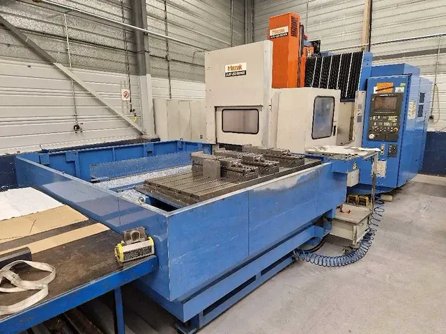Mazak - ajv 32 604 n - cnc-freesmachine - afbeelding 2 van  10