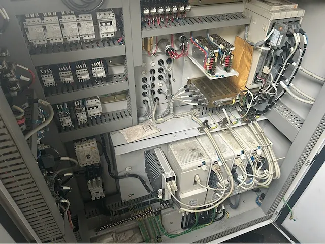 Mazak - sqt-10ms - cnc draaibank - afbeelding 14 van  24