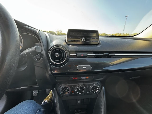Mazda 2 1.5i skyactiv-g skydrive, 2016 - afbeelding 12 van  24
