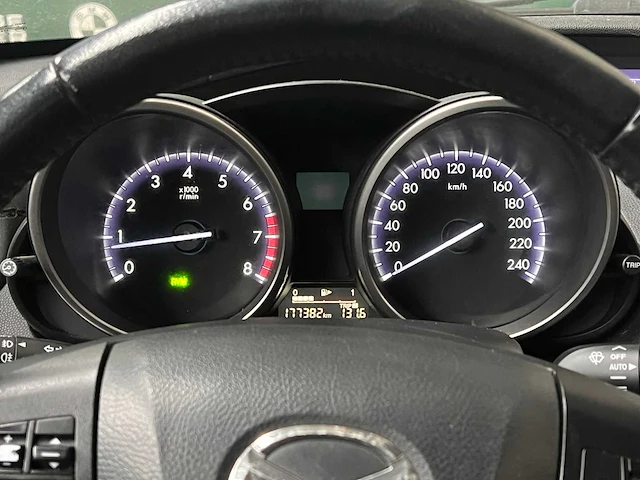 Mazda 3 1.6 navigator 105pk 2011, 51-snn-1 - afbeelding 33 van  43