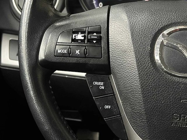 Mazda 3 1.6 navigator 105pk 2011, 51-snn-1 - afbeelding 34 van  43