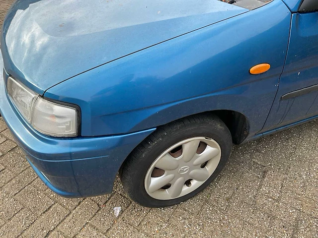 Mazda demio 79-dn-pb - afbeelding 32 van  34