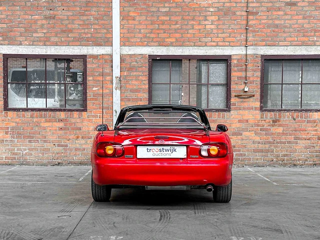 Mazda mx-5 1.6i 110pk 1999, 40-sf-xj youngtimer - afbeelding 2 van  29