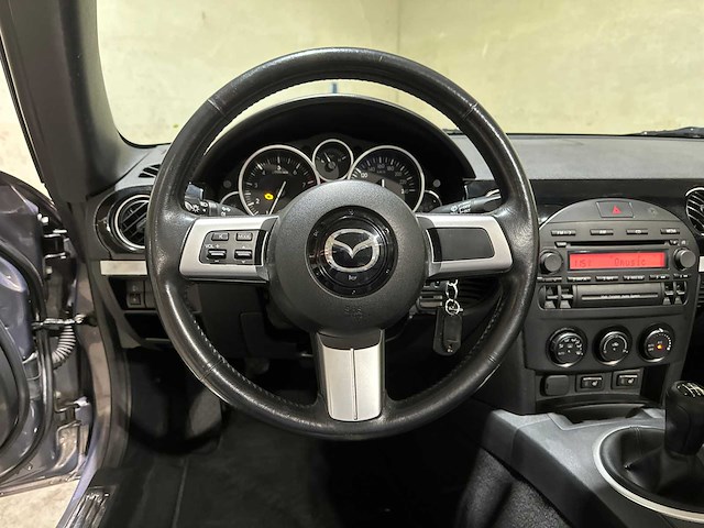 Mazda mx-5 2.0 s-vt touring 160pk 2006, jh-652-t youngtimer - afbeelding 11 van  34