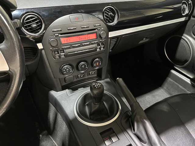 Mazda mx-5 2.0 s-vt touring 160pk 2006, jh-652-t youngtimer - afbeelding 19 van  34