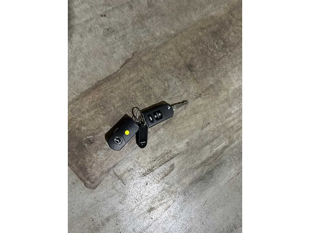 Mazda mx-5 2.0 s-vt touring 160pk 2006, jh-652-t youngtimer - afbeelding 28 van  34