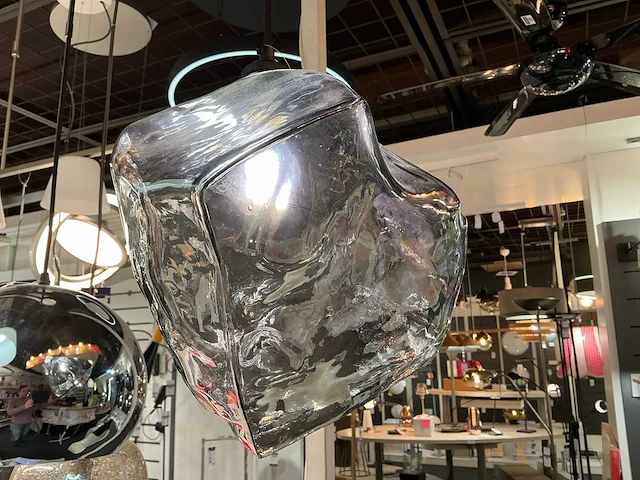 Mbc-light ice cube hanglamp - afbeelding 1 van  4