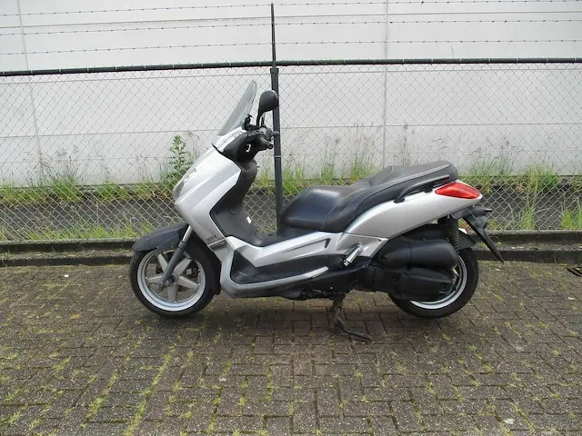 Mbk yamaha yp - motorscooter - 125 r - motorfiets - afbeelding 1 van  11