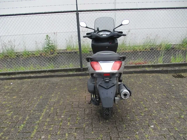 Mbk yamaha yp - motorscooter - 125 r - motorfiets - afbeelding 10 van  11
