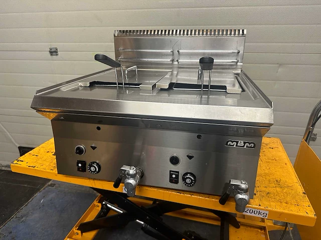Mbm gf665 friteuse - afbeelding 1 van  5