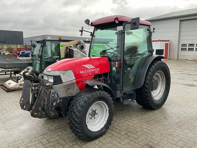 Mc cormick f95 vierwielaangedreven landbouwtractor - afbeelding 1 van  40