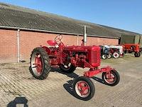 Mc cormick international super sfc oldtimer tractor - afbeelding 1 van  11