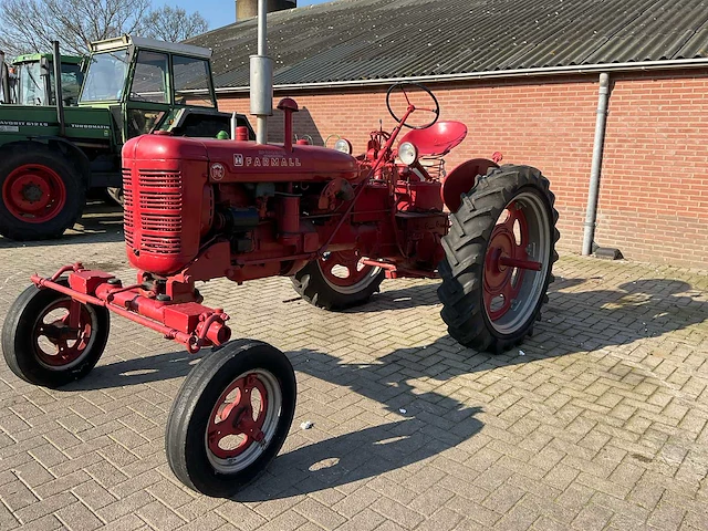 Mc cormick international super sfc oldtimer tractor - afbeelding 5 van  11