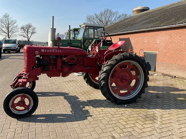 Mc cormick international super sfc oldtimer tractor - afbeelding 6 van  11