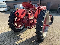 Mc cormick international super sfc oldtimer tractor - afbeelding 7 van  11