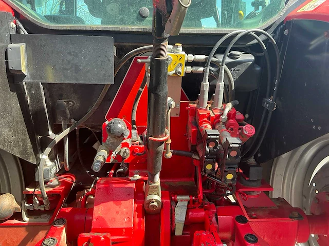 Mc cormick mc 95 vierwielaangedreven landbouwtractor - afbeelding 4 van  32