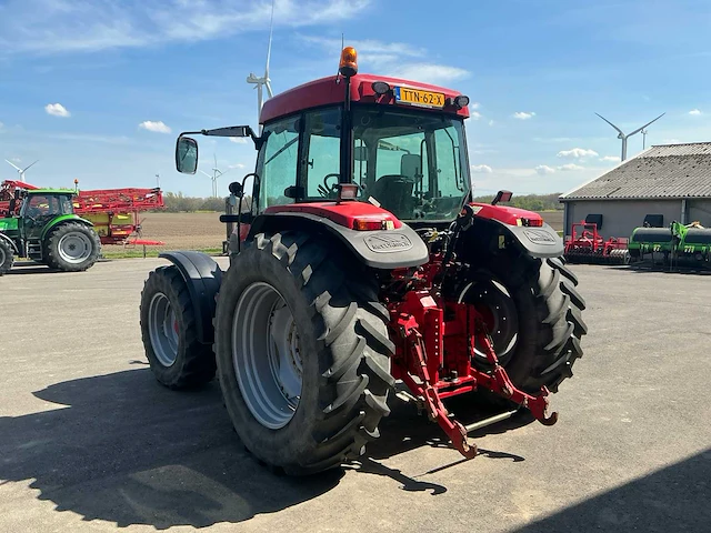 Mc cormick mc 95 vierwielaangedreven landbouwtractor - afbeelding 27 van  32