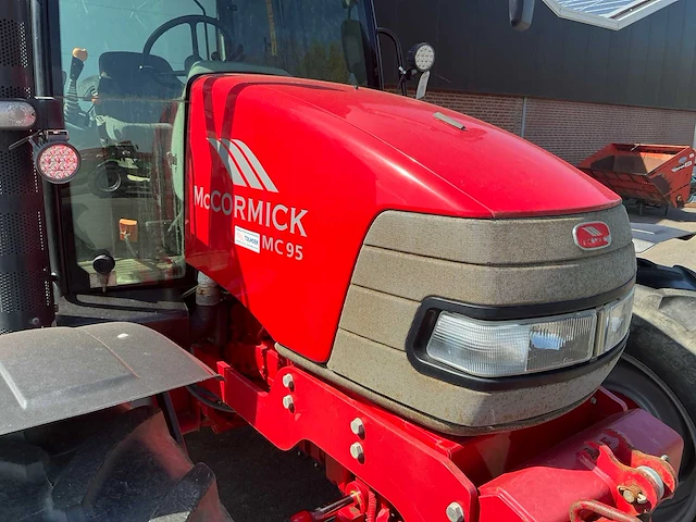 Mc cormick mc 95 vierwielaangedreven landbouwtractor - afbeelding 31 van  32