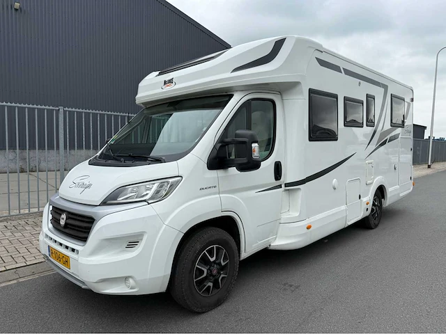 Mc louis - carat 381 - sovereign - camper - 2019 - afbeelding 1 van  50