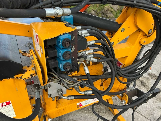 Mcconnel pa35 armmaaier met jj dabekausen maaiunit - afbeelding 9 van  31