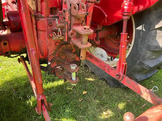 Mccormick d-432 oldtimer tractor - afbeelding 17 van  25