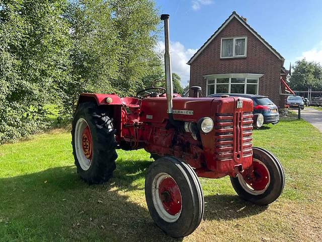 Mccormick d-432 oldtimer tractor - afbeelding 20 van  25
