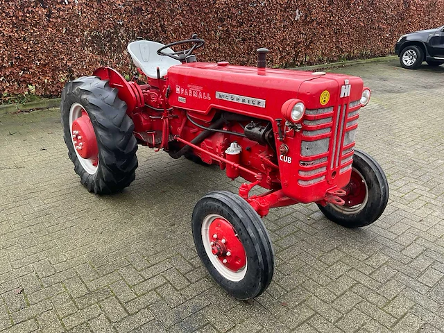 Mccormick d-436 oldtimer tractor - afbeelding 11 van  17