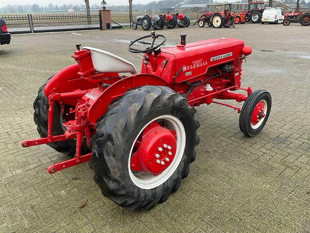 Mccormick d-436 oldtimer tractor - afbeelding 13 van  17