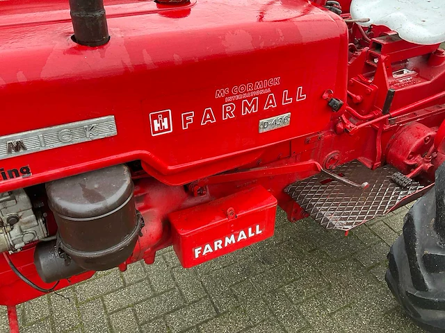 Mccormick d-436 oldtimer tractor - afbeelding 17 van  17