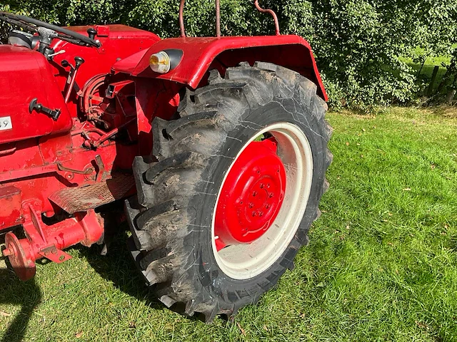 Mccormick d-439 oldtimer tractor - afbeelding 13 van  25