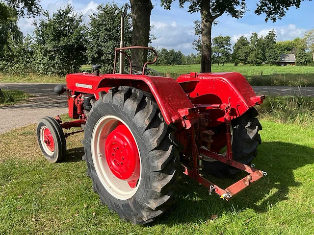Mccormick d-439 oldtimer tractor - afbeelding 22 van  25
