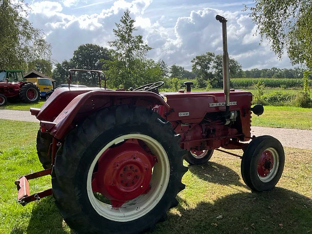 Mccormick d-439 oldtimer tractor - afbeelding 25 van  25