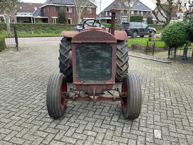 Mccormick deering w30 oldtimer tractor - afbeelding 14 van  20