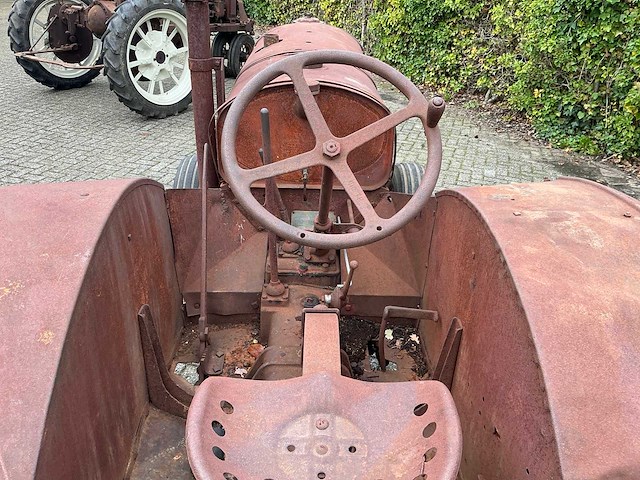 Mccormick deering w30 oldtimer tractor - afbeelding 10 van  20