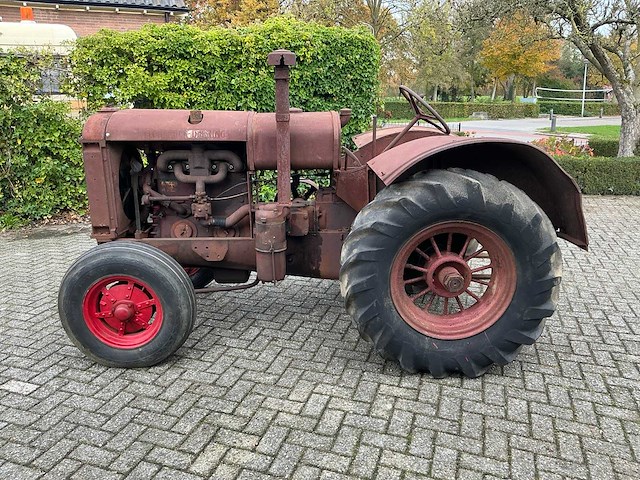 Mccormick deering w30 oldtimer tractor - afbeelding 20 van  20