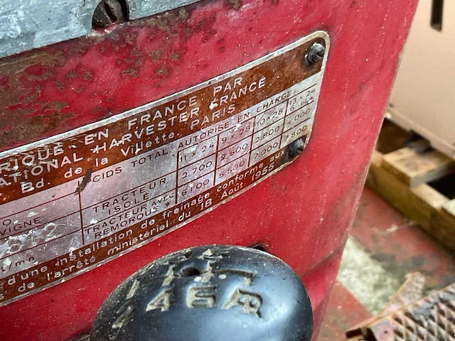 Mccormick f-270 oldtimer tractor - afbeelding 4 van  19