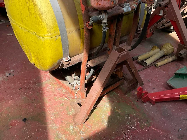 Mccormick f-270 oldtimer tractor - afbeelding 9 van  19