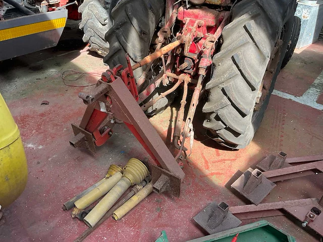 Mccormick f-270 oldtimer tractor - afbeelding 11 van  19
