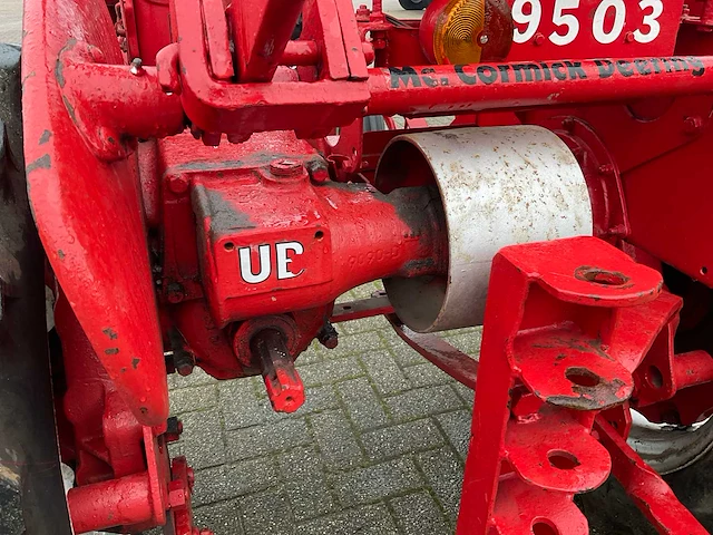 Mccormick farmall 9503 oldtimer tractor - afbeelding 7 van  18