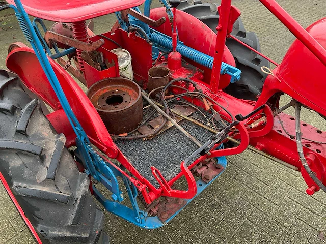 Mccormick fcub oldtimer tractor - afbeelding 3 van  18