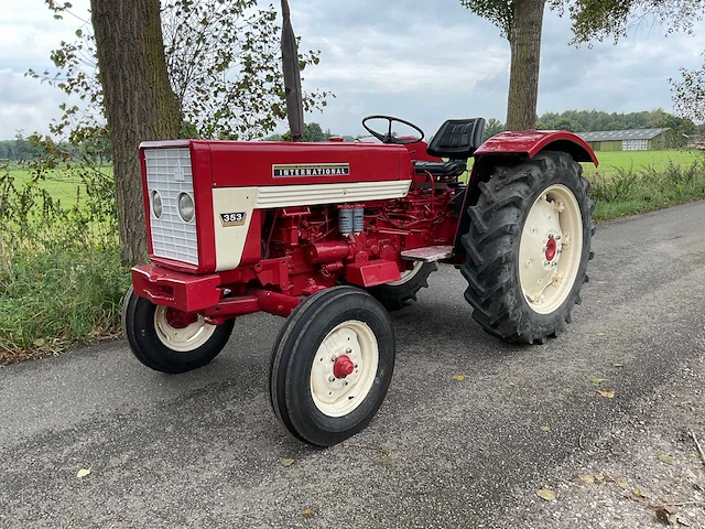 Mccormick international 353 oldtimer tractor - afbeelding 6 van  13