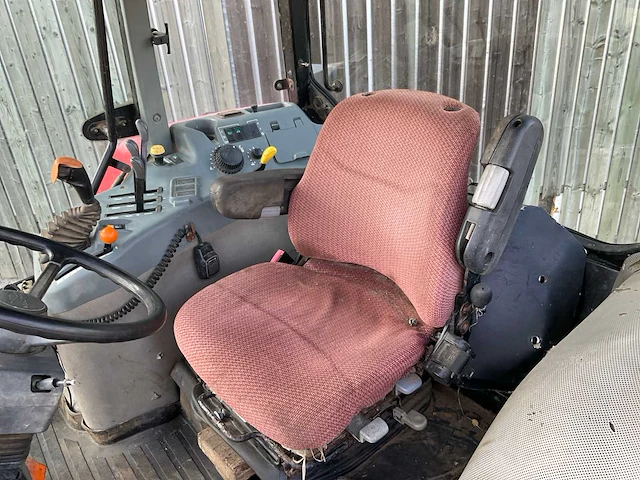 Mccormick mtx135 vierwielaangedreven landbouwtractor - afbeelding 9 van  23
