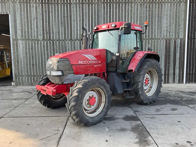 Mccormick mtx135 vierwielaangedreven landbouwtractor - afbeelding 1 van  23
