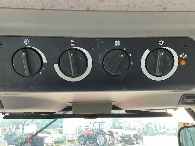 Mccormick mtx135 vierwielaangedreven landbouwtractor - afbeelding 16 van  23