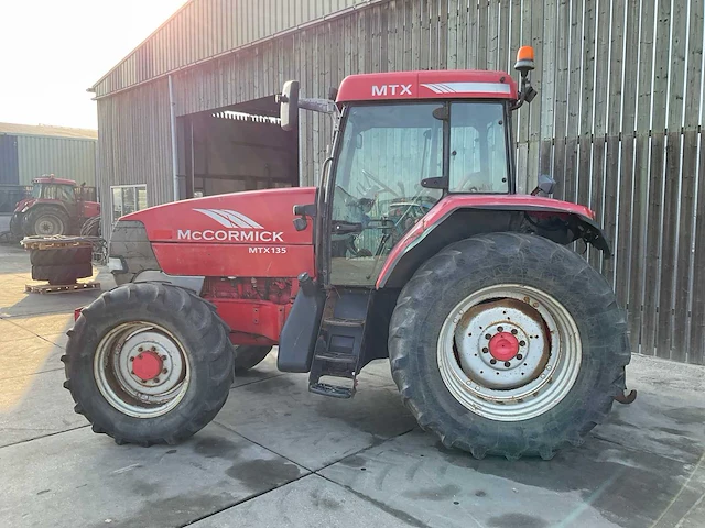 Mccormick mtx135 vierwielaangedreven landbouwtractor - afbeelding 21 van  23